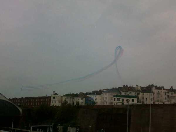 John Aizlewood's second picture of the Arrows as they looped over Brighton Station. His verdict: "Brilliant!"