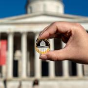 The Royal Mint has unveiled a new £2 coin celebrating 200 years of the National Gallery