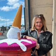 Amanda MacMath made this crochet postbox topper