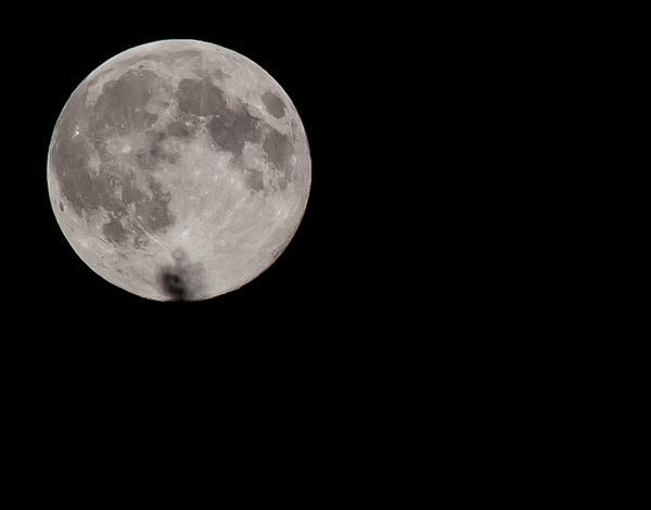 Paul Waring captured this picture of the supermoon over Bognor.