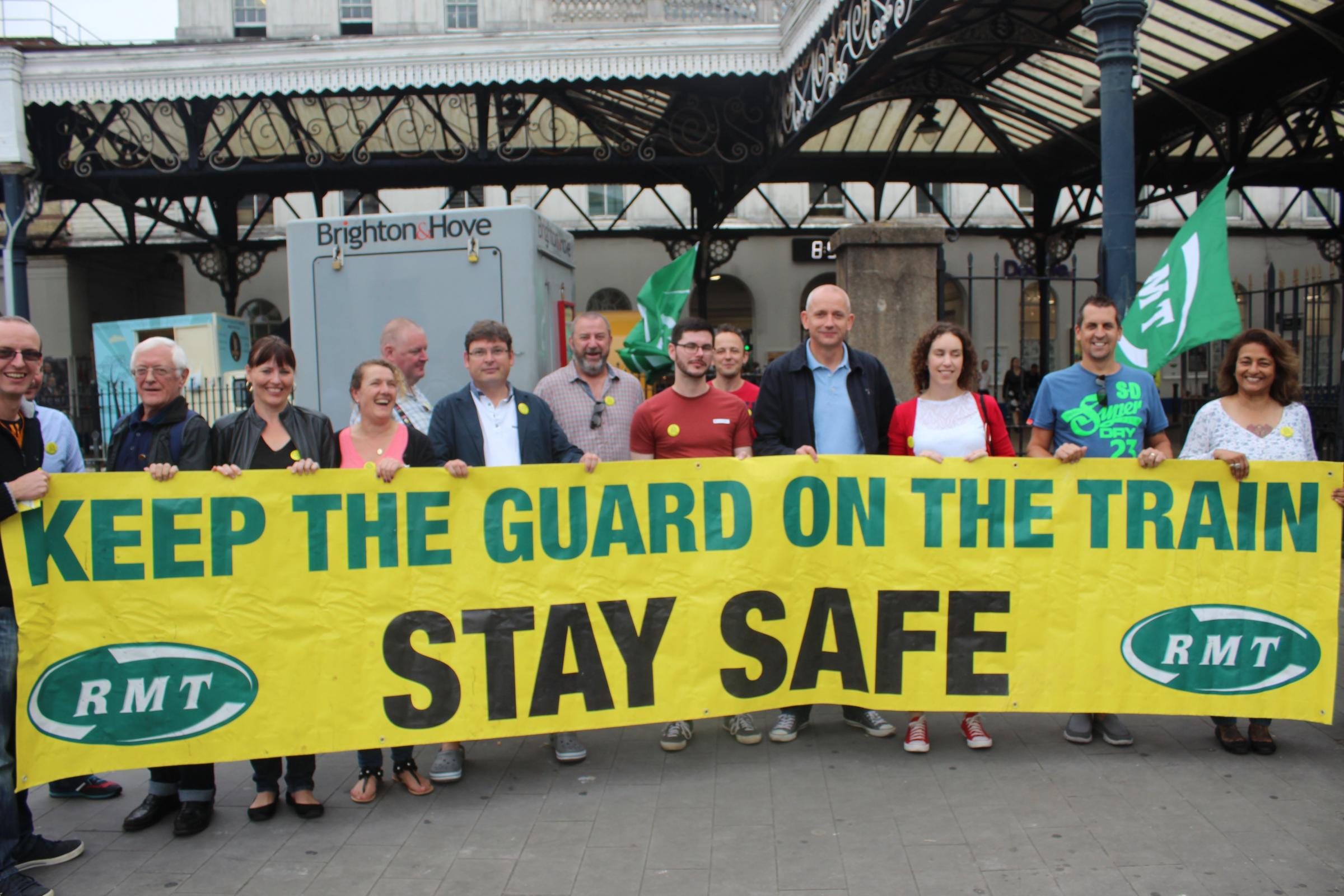 RMT union plans protest rally over Southern Railway guards row