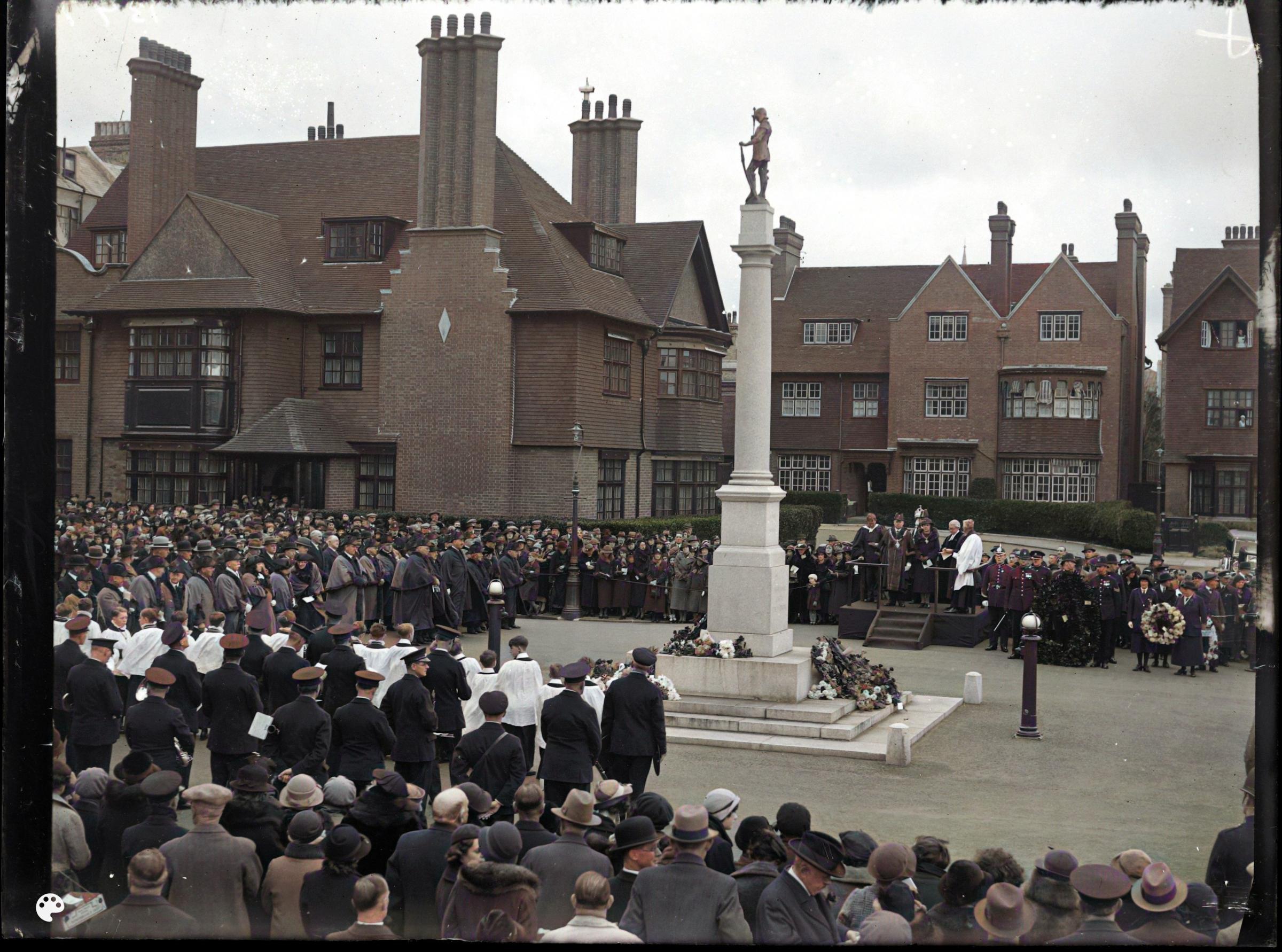 Crowds gather for Remembrance Day 1929 in Grand Avenue, Hove. Following the Great War, Remembrance Day was attended by thousands 