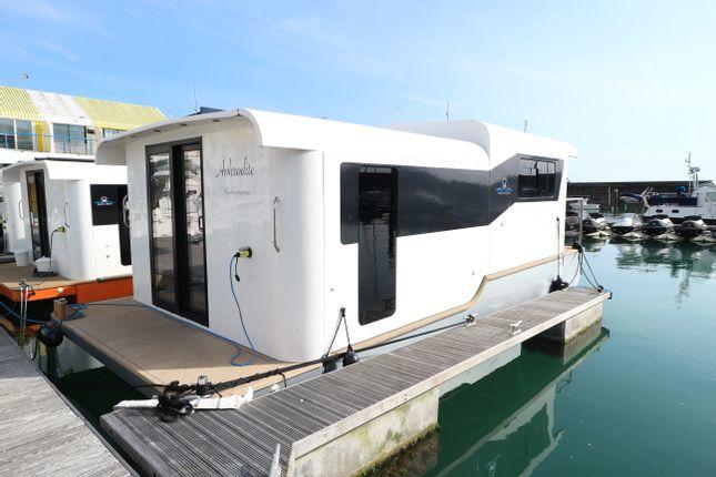 Inside Two Bedroom Houseboat For Sale At Brighton Marina The Argus