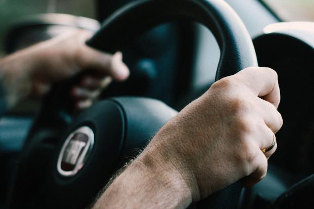 The Argus: چگونه می توان رانندگی در حالت مستی را تشخیص داد زیرا آمار نشان می دهد 15٪ از مرگ و میرهای جاده ای در بریتانیا ناشی از جرم و جنایت است (Canva)