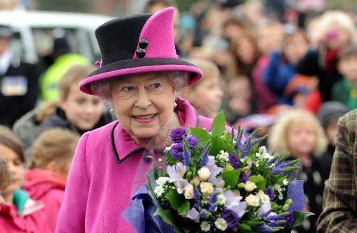 The Argus: The Queen in Newhaven (2013)