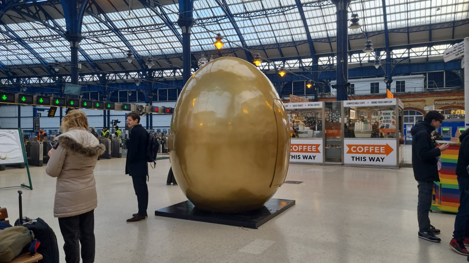 Giant egg spotted at Brighton station for upcoming pantomime