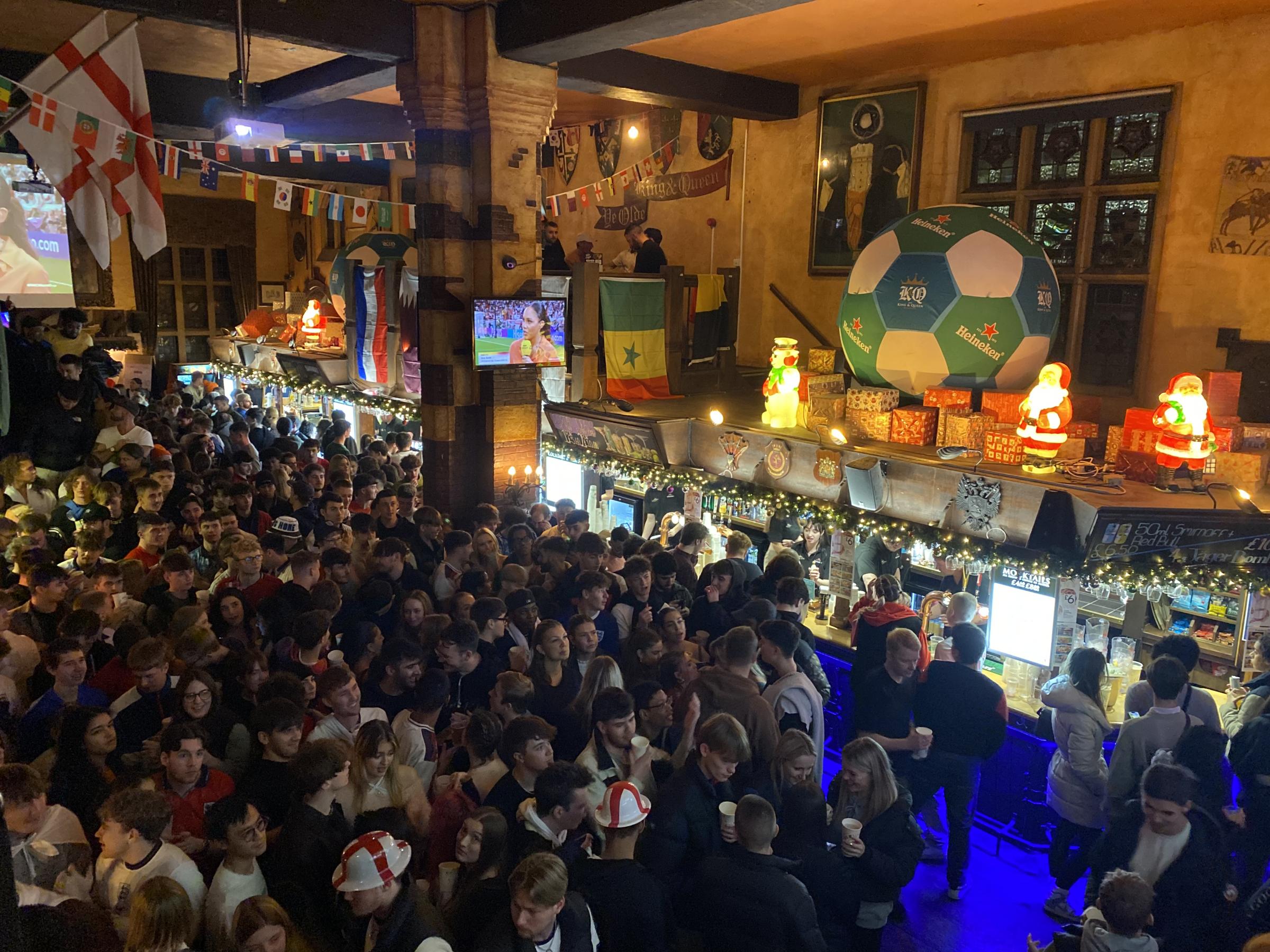 LIVE: England fans in Brighton pack pubs for 2022 World Cup clash