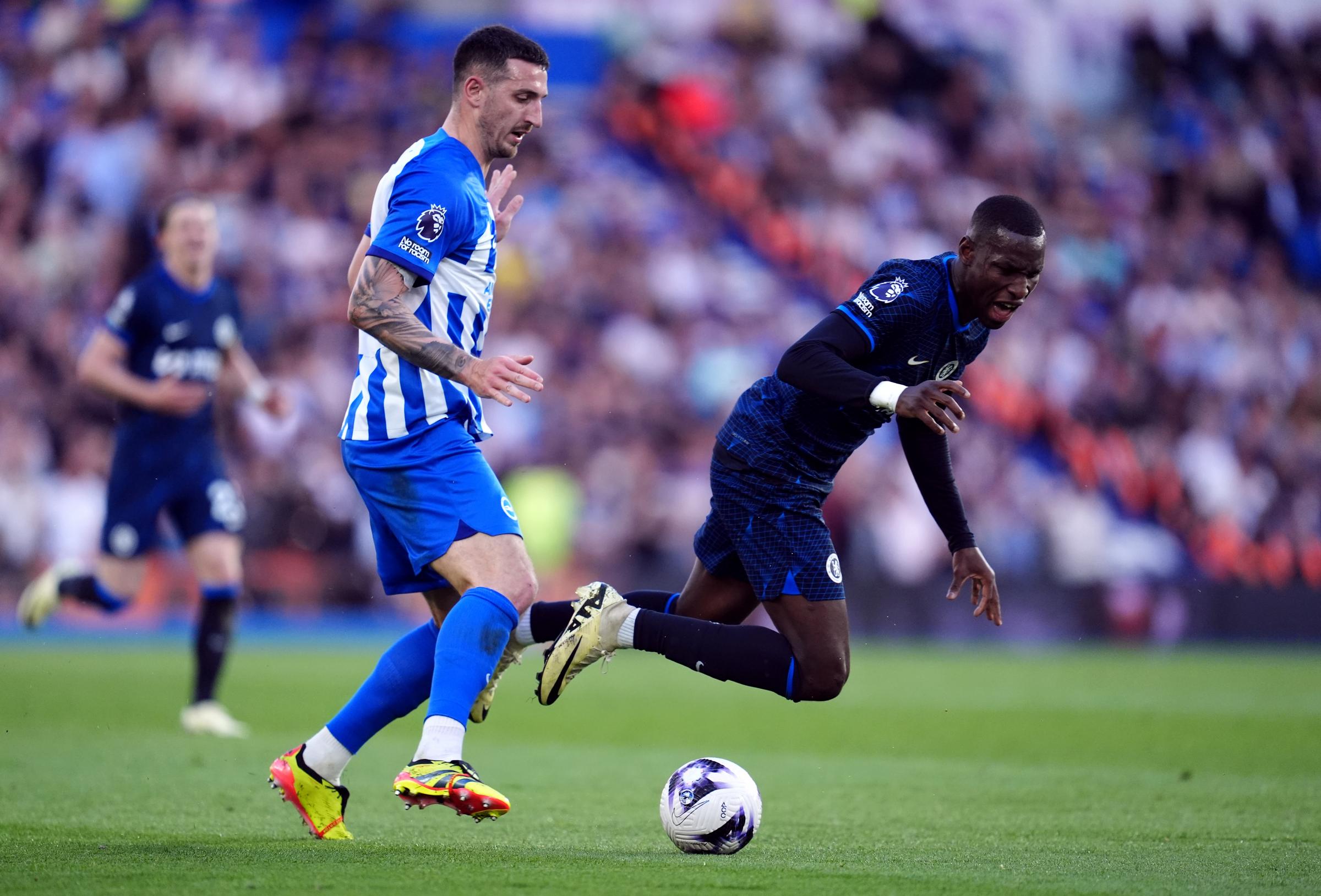 Brighton's Lewis Dunk suffers injury versus Chelsea
