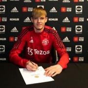 Albion midfielder Toby Collyer signs for Manchester United
