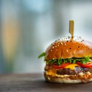 Best places to get a burger in Brighton according to Google Reviews (Canva)