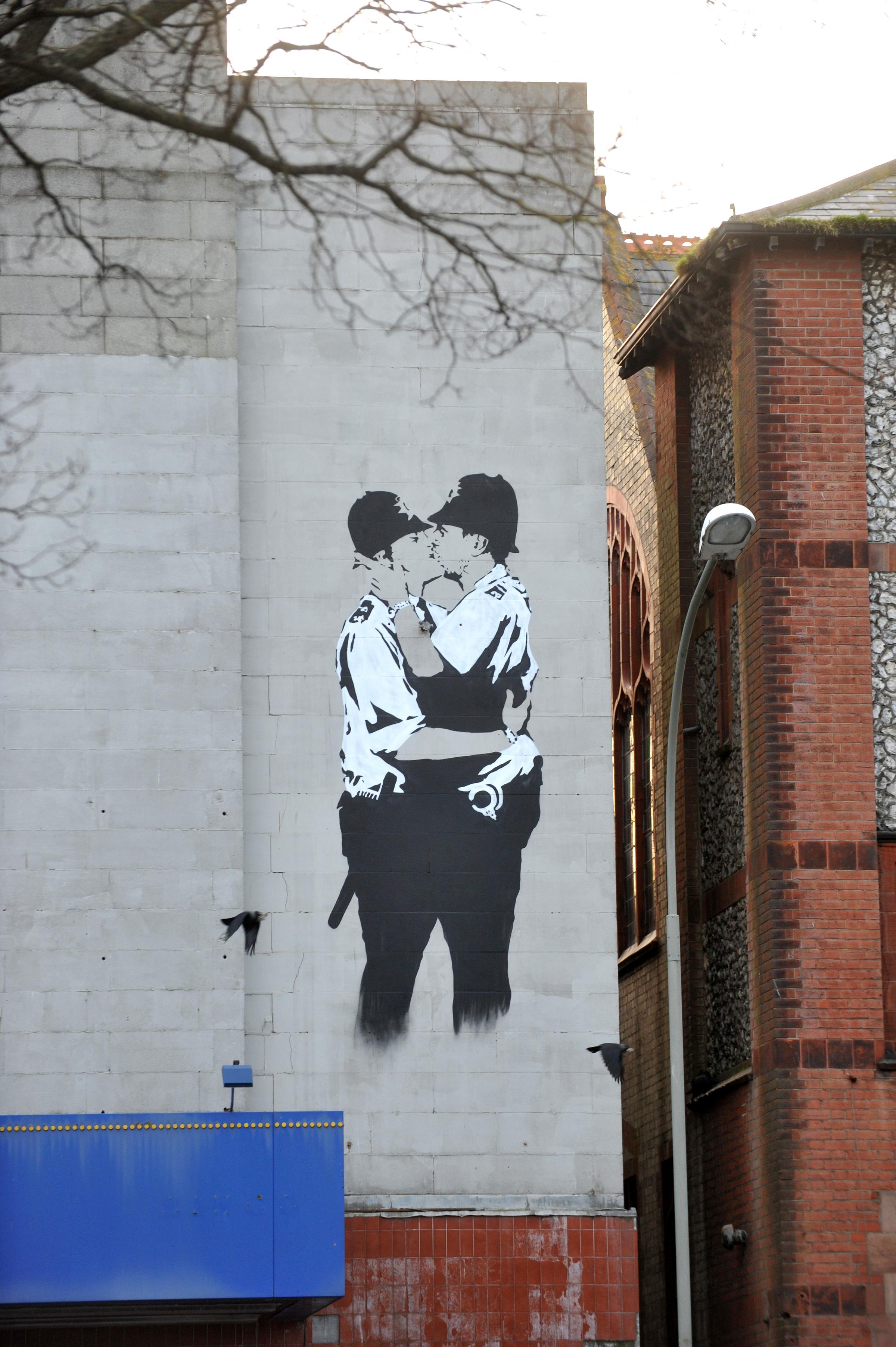 New Kissing Coppers in Brighton not a Banksy | The Argus