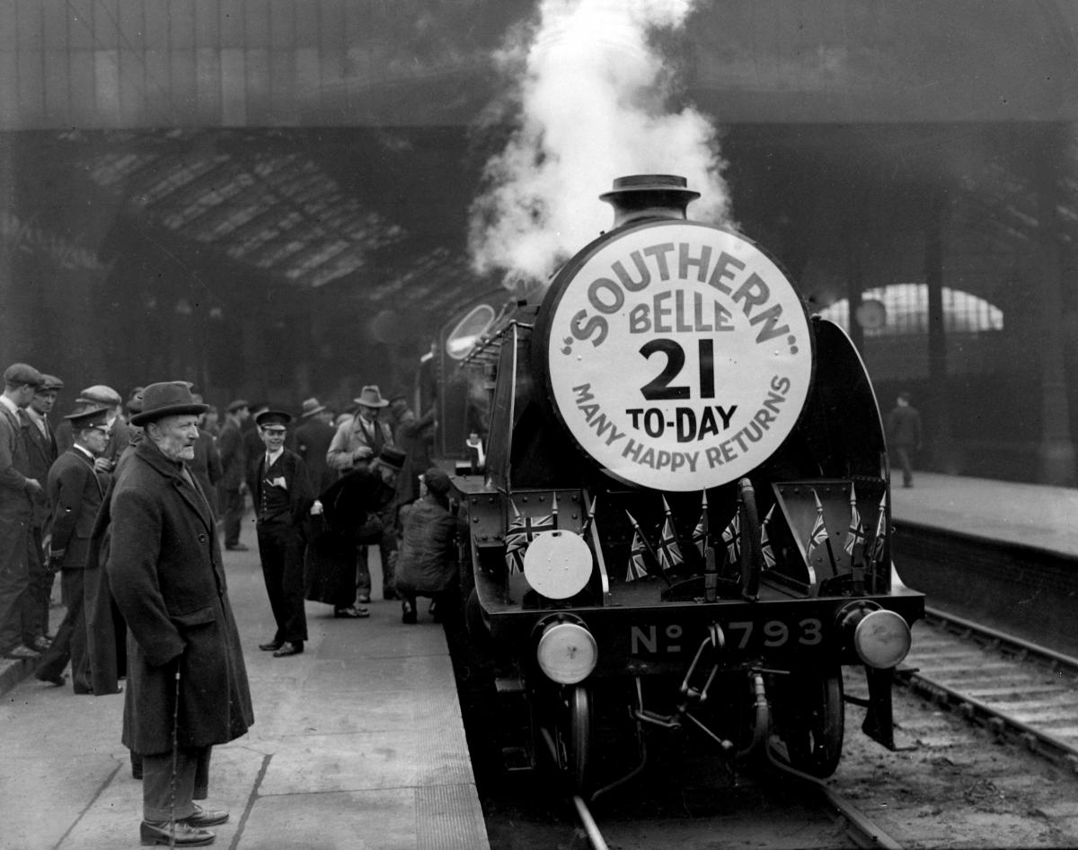 The Southern Belle steam train at Brighton Station 1920s
Glass plate no 1929. (LB-1425)